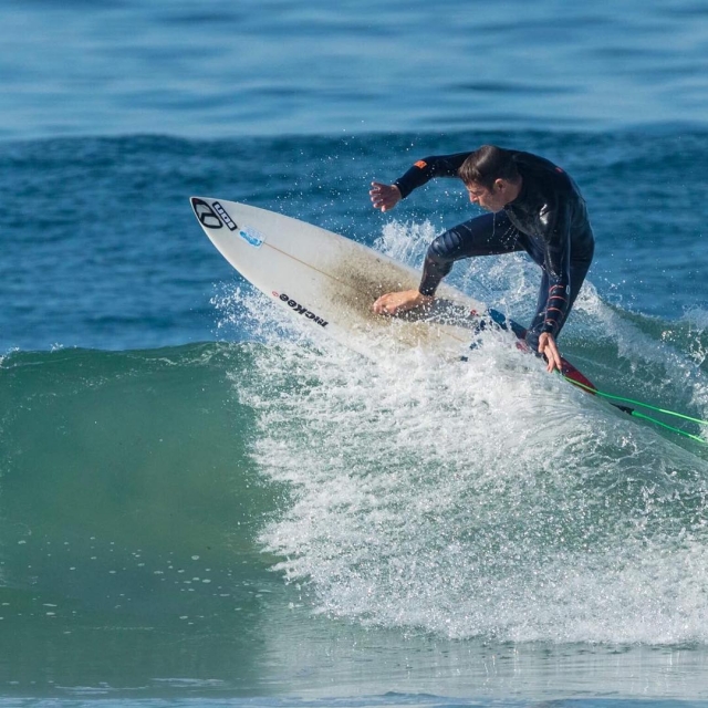  Surfing Bournemouth 